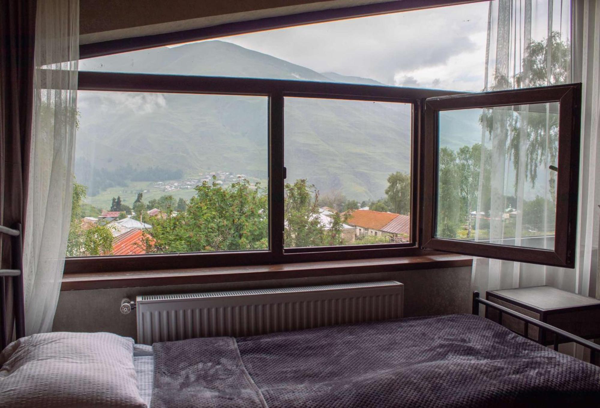 Garemta Hotell Kazbegi Eksteriør bilde