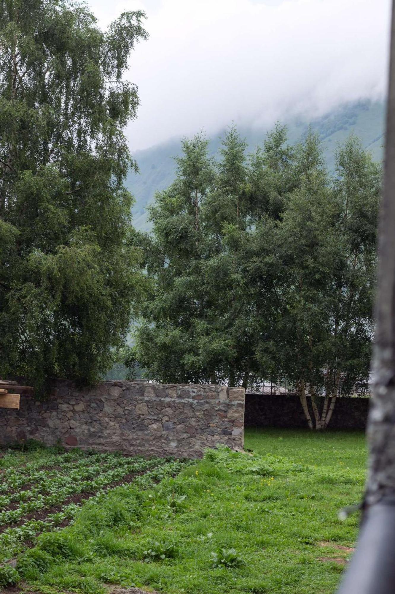 Garemta Hotell Kazbegi Eksteriør bilde
